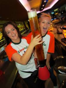 žirafa za pivo žirafa bowling